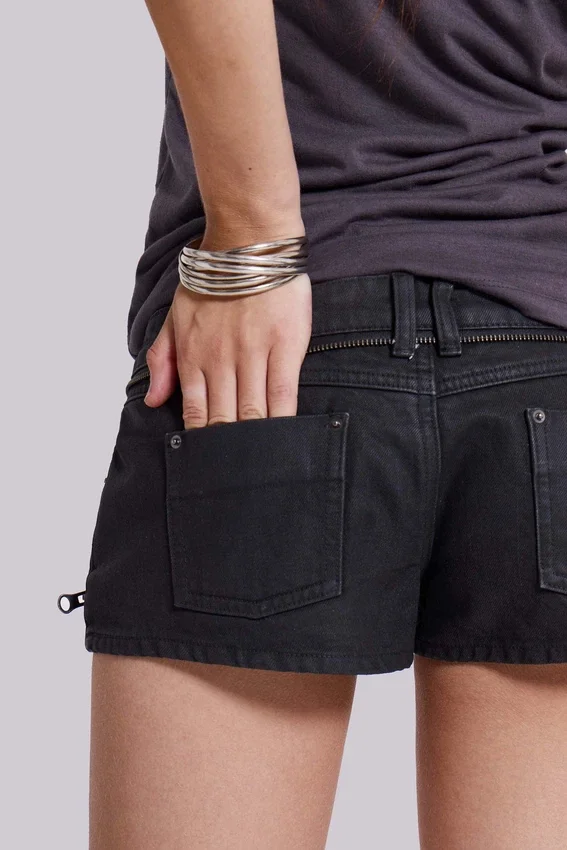 Ardor belagda mini-jeansshorts i svart