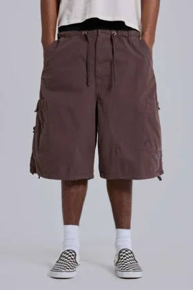 Bruna, baggy cargoshorts i Parachute Cargo-material