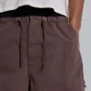 Bruna, baggy cargoshorts i Parachute Cargo-material