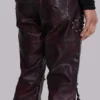 Burgundyfärgade bootcut-byxor i imitationsläder med nitar
