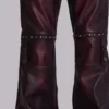 Burgundyfärgade bootcut-byxor i imitationsläder med nitar