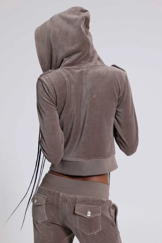 Cavalier militärinspirerad velour-hoodie