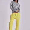 Cleo joggingsbyxor med slapp bootcut-passform i neon