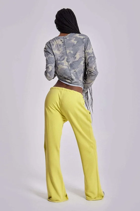 Cleo joggingsbyxor med slapp bootcut-passform i neon