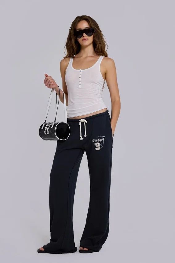 Cleo Slouchy Bootcut Jogger i svart