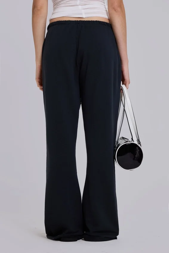 Cleo Slouchy Bootcut Jogger i svart