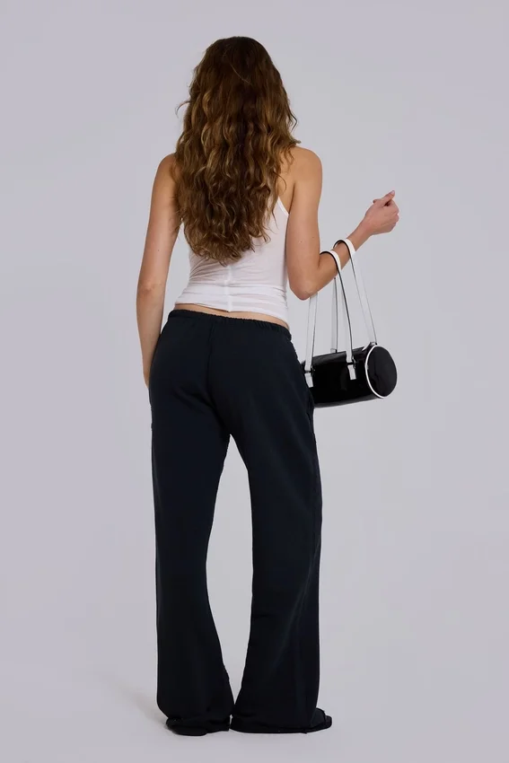 Cleo Slouchy Bootcut Jogger i svart