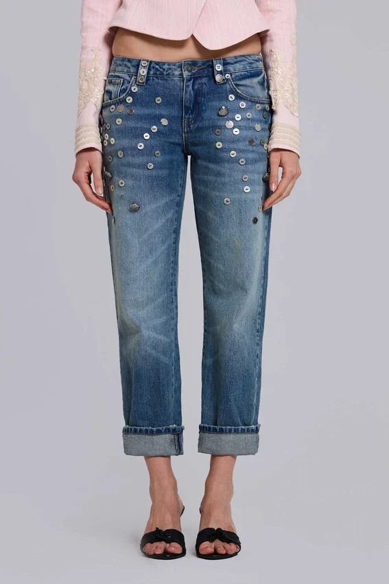 Cooper-jeans med dekorationer i kort modell
