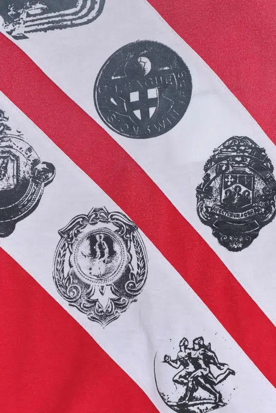 Crest T-shirt med V-ringning