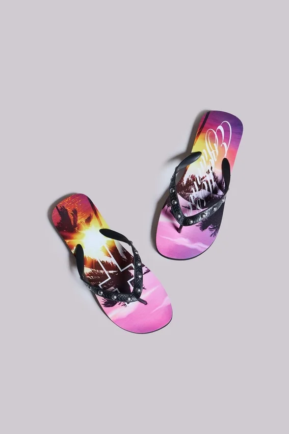 Endless Summer flip-flops med nitar