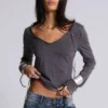 Fira T-shirt med V-ringning och paljetter