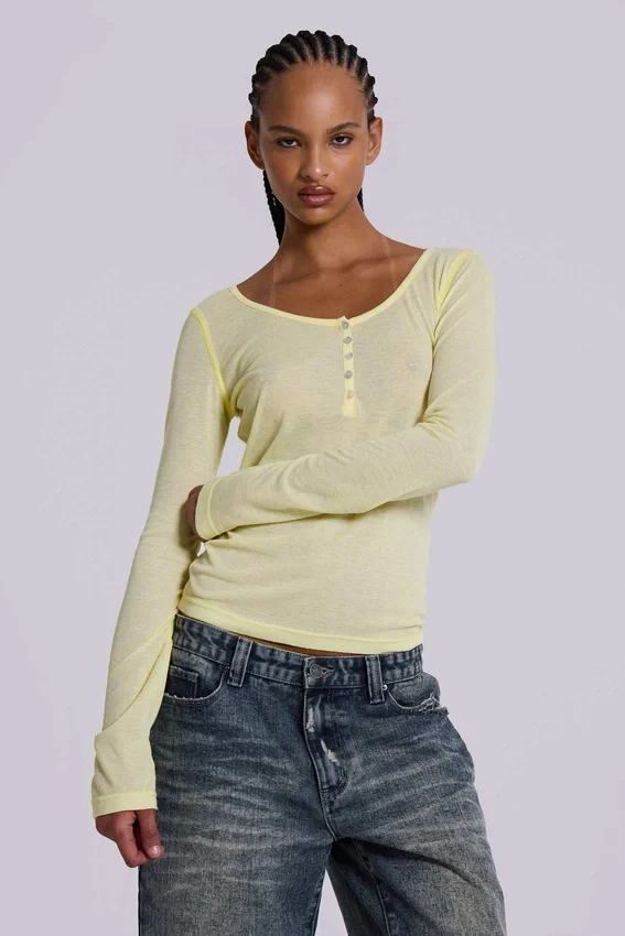 Genomskinlig Henley-tröja i färgen Buttercup
