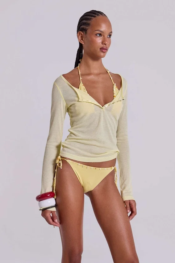 Genomskinlig Henley-tröja i färgen Buttercup