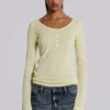 Genomskinlig Henley-tröja i färgen Buttercup