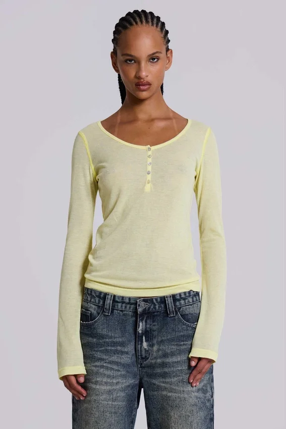 Genomskinlig Henley-tröja i färgen Buttercup