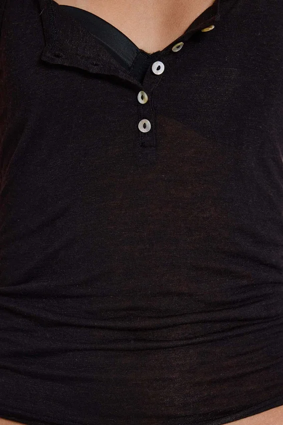 Genomskinlig Henley-väst i svart