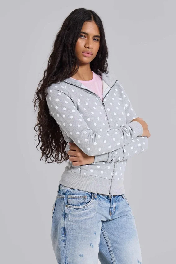 Grå hoodie med prickar