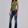 Kelsey lågmidjade, smala bootcut-Jeans i mörk tvätt