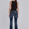 Kelsey lågmidjade, smala bootcut-Jeans i mörk tvätt