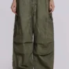 Khaki oljetvättade Parachute Pants