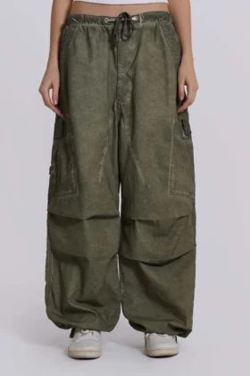 Khaki oljetvättade Parachute Pants