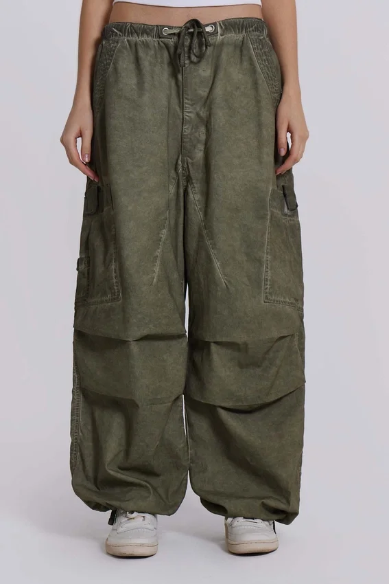Khaki oljetvättade Parachute Pants