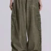 Khaki oljetvättade Parachute Pants