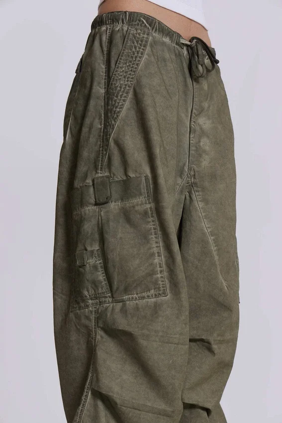 Khaki oljetvättade Parachute Pants