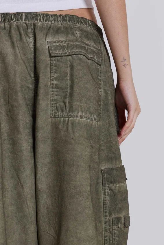 Khaki oljetvättade Parachute Pants