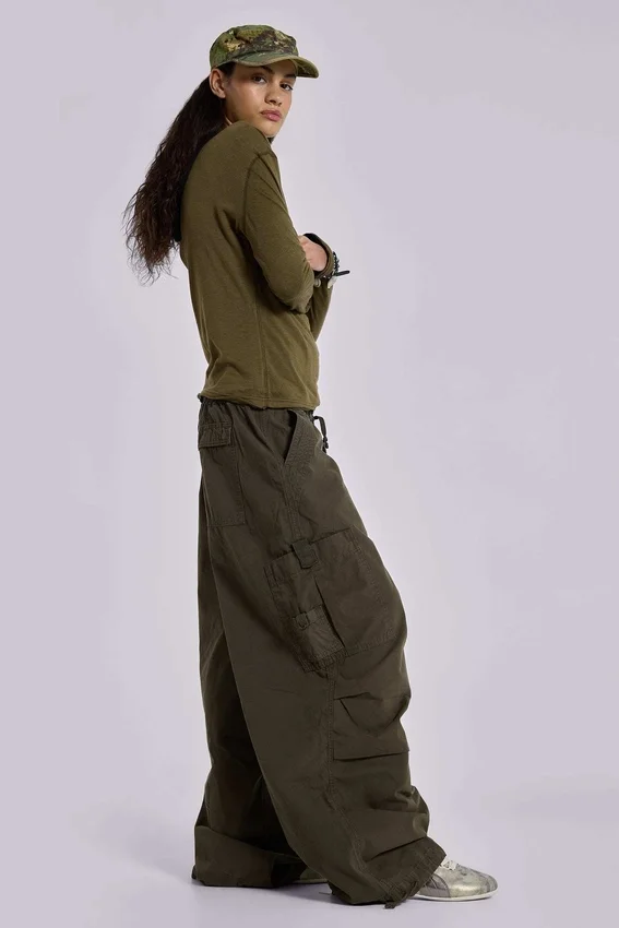 Khaki Parachute Cargo-byxor