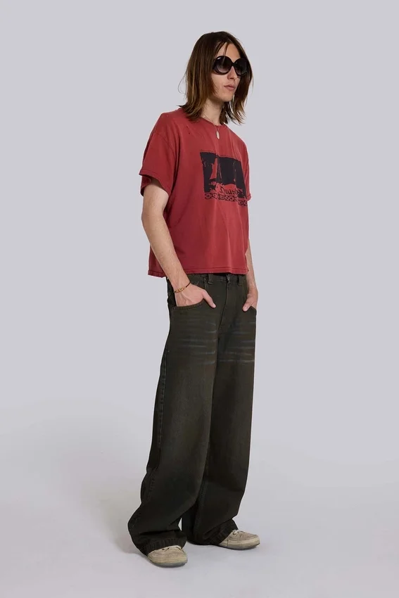 Kort T-shirt i röd nyans