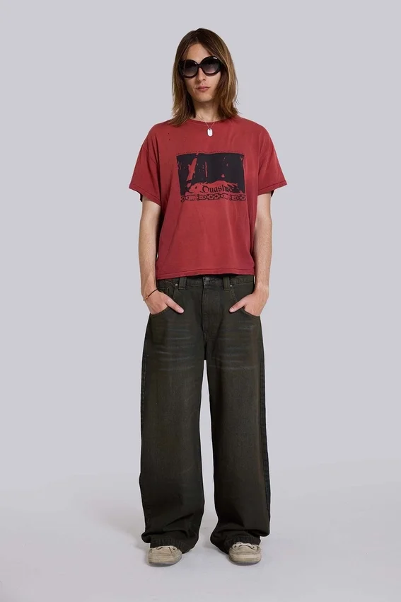 Kort T-shirt i röd nyans