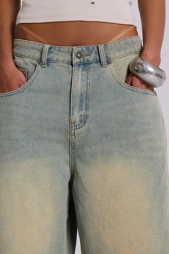 Ljusblåa jumbo-jeansshorts