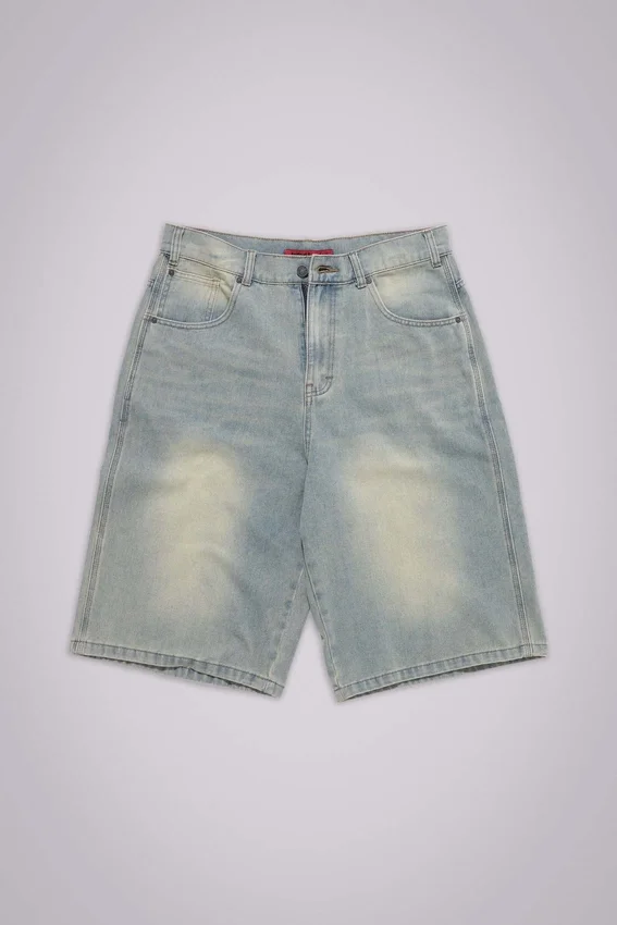 Ljusblåa jumbo-jeansshorts