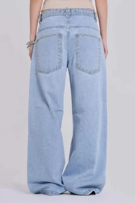 Nailed Studded Colossus Jeans i ljusblå tvätt