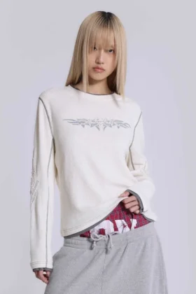 Off White T-shirt med tatueringsapplikation
