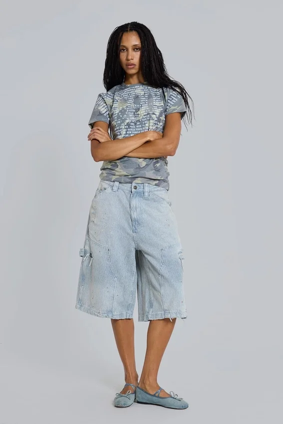 Pinstripe-jeansshorts med dubbla knän