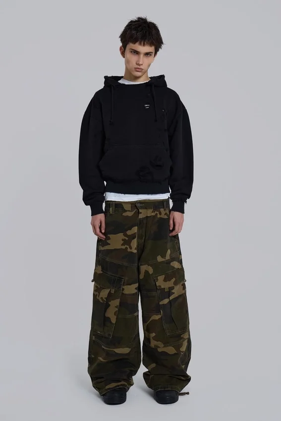 Pullover Bitten-hoodie i svart