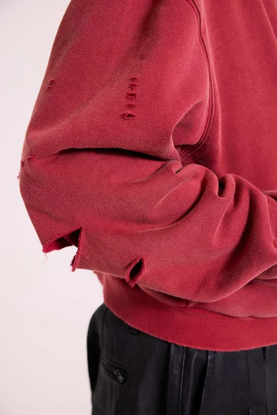 Röd, solblekt hoodie med vaffelfoder och dragkedja