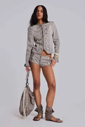 Rebel Military minishorts i färgen Clay