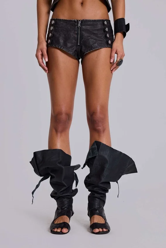 Rebel Military minishorts i PU-läder