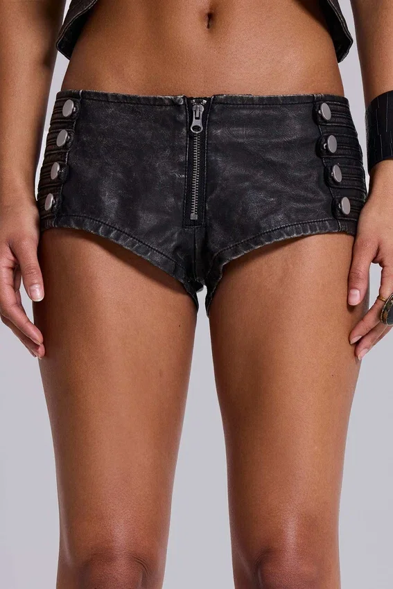 Rebel Military minishorts i PU-läder