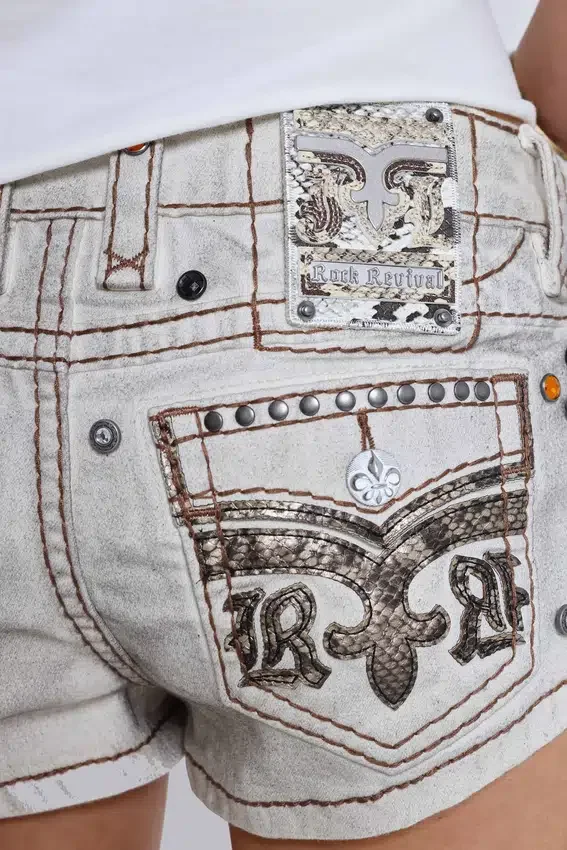 Rock Revival smutsiga minishorts med nitar