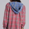 Rutig hoodie med knappar