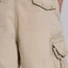 Sandfärgade cargoshorts