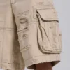 Sandfärgade cargoshorts