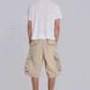 Sandfärgade cargoshorts