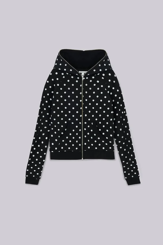 Svart hoodie med prickar