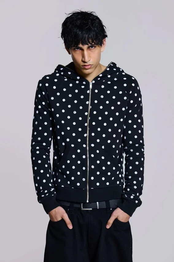 Svart hoodie med prickar