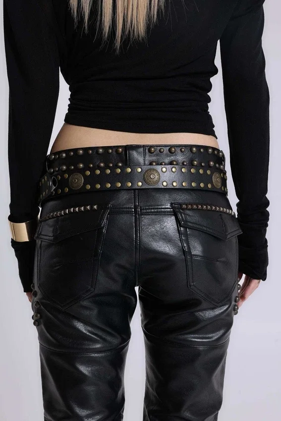 Svarta Carbon Black Studded Drift Bootcut-byxor
